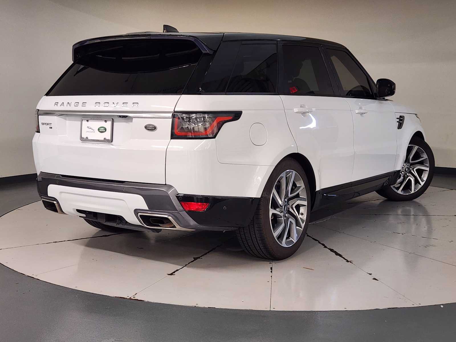 Used 2020 Land Rover Range Rover Sport HSE AWD/4WD image 2