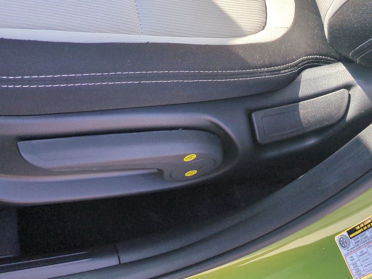 Used 2023 Hyundai Venue SEL FWD image 17