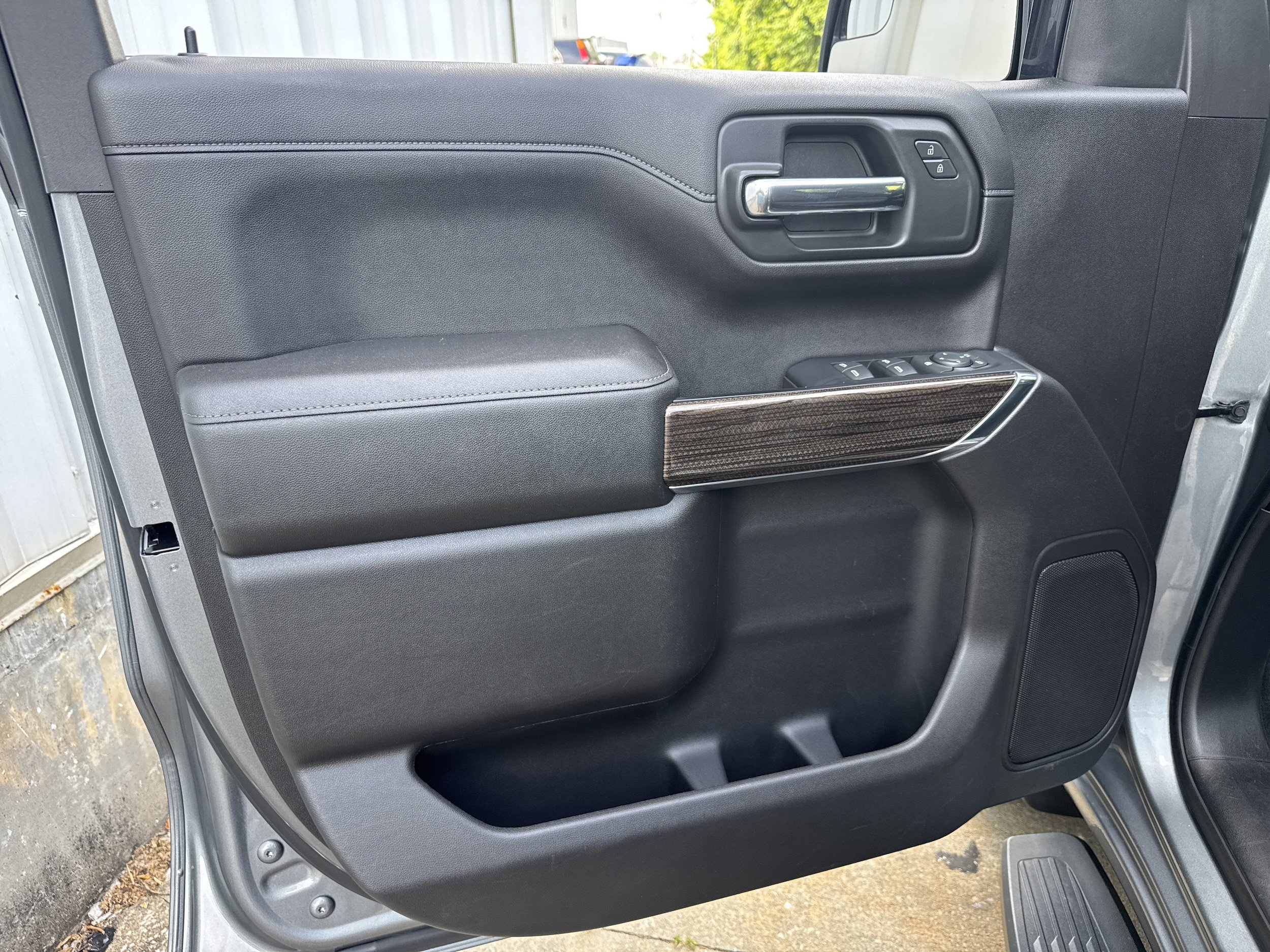 Used 2020 Chevrolet Silverado 1500 LT w/ All-Star Edition AWD/4WD image 7