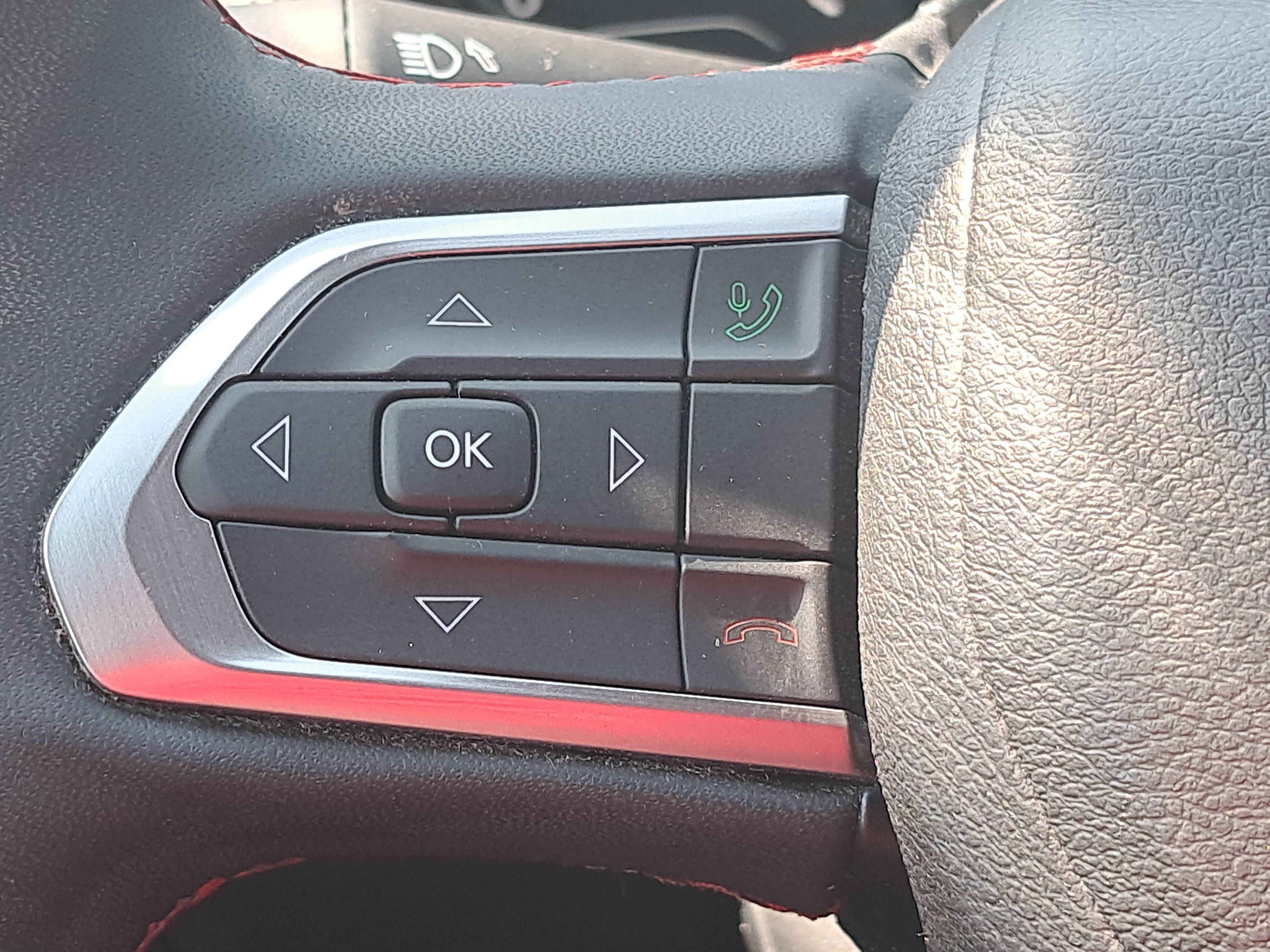 Used 2023 Jeep Compass Trailhawk AWD/4WD image 16