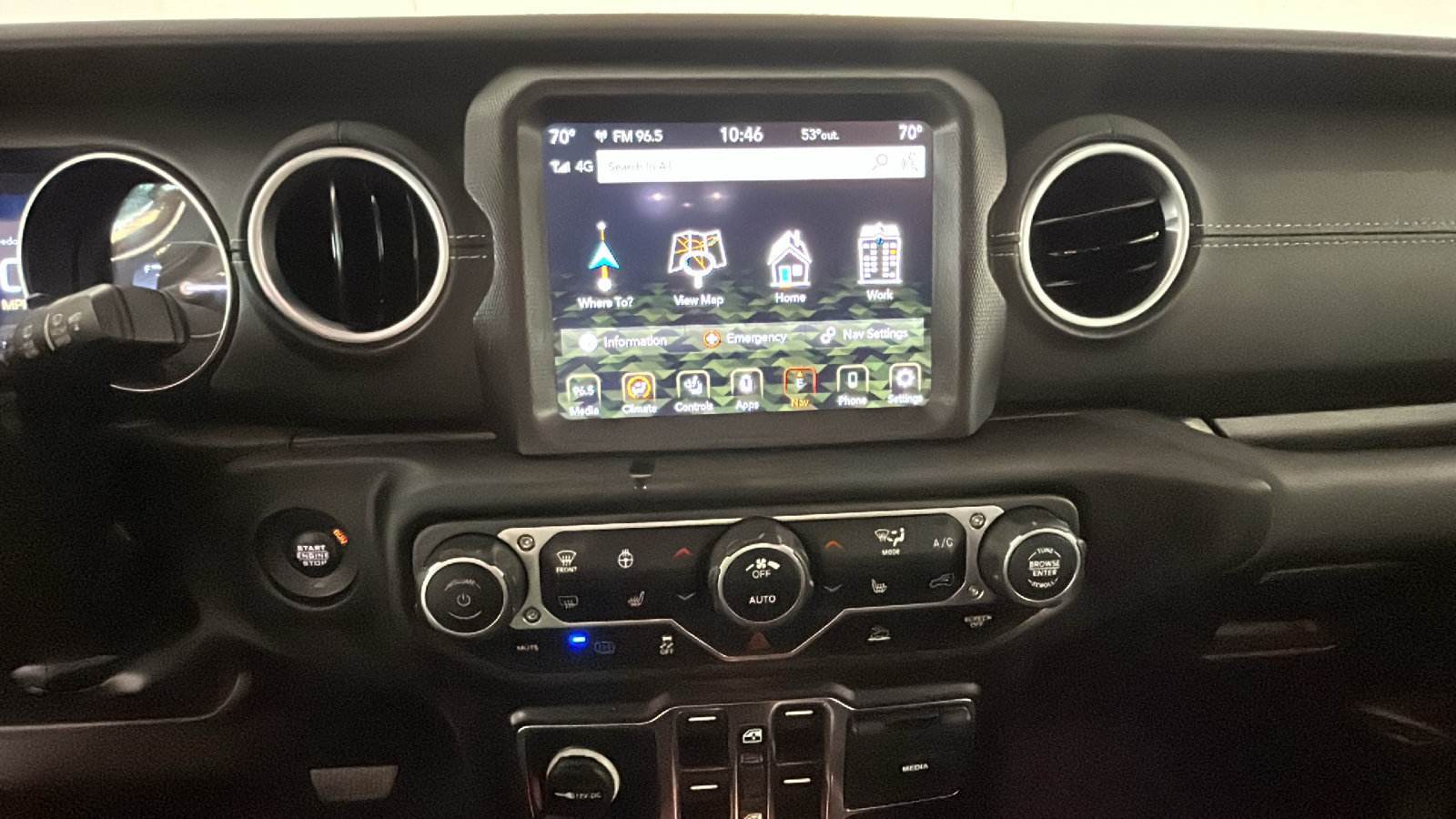Used 2023 Jeep Wrangler Unlimited Sahara w/ Cold Weather Group AWD/4WD image 29