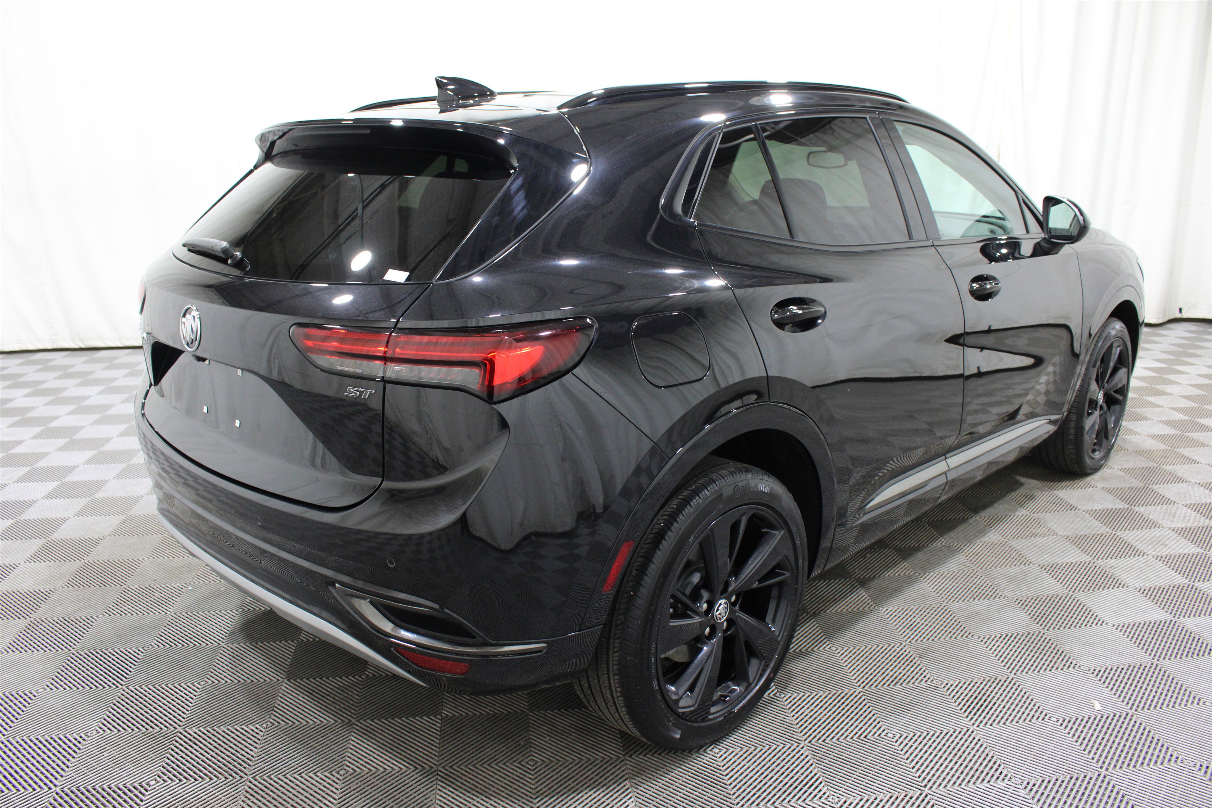 Used 2023 Buick Envision Essence w/ Sport Touring Package image 30