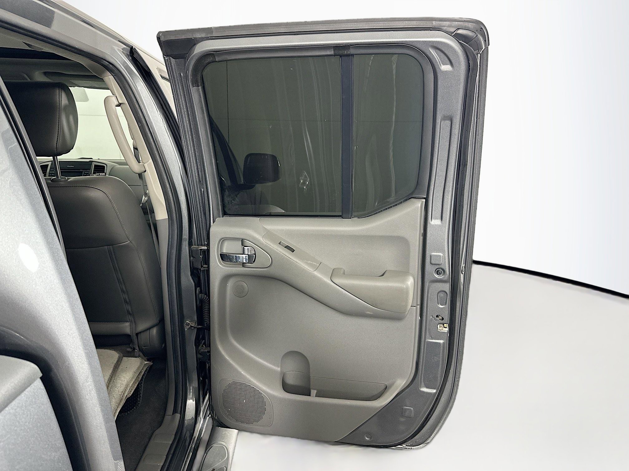 Used 2019 Nissan Frontier SL image 30