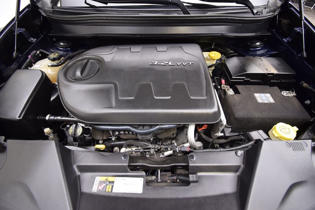 Used 2014 Jeep Cherokee Latitude w/ Comfort/Convenience Group image 22