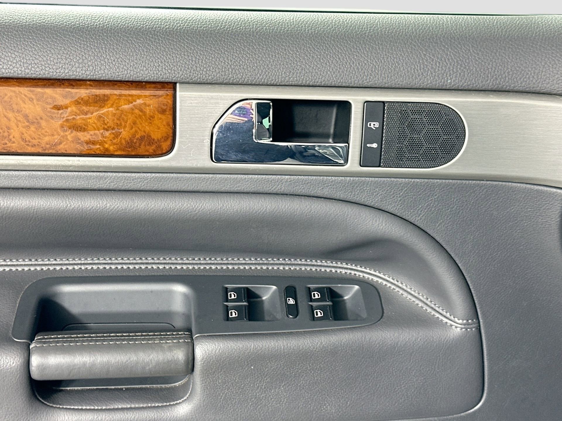 Used 2010 Volkswagen Touareg VR6 image 15