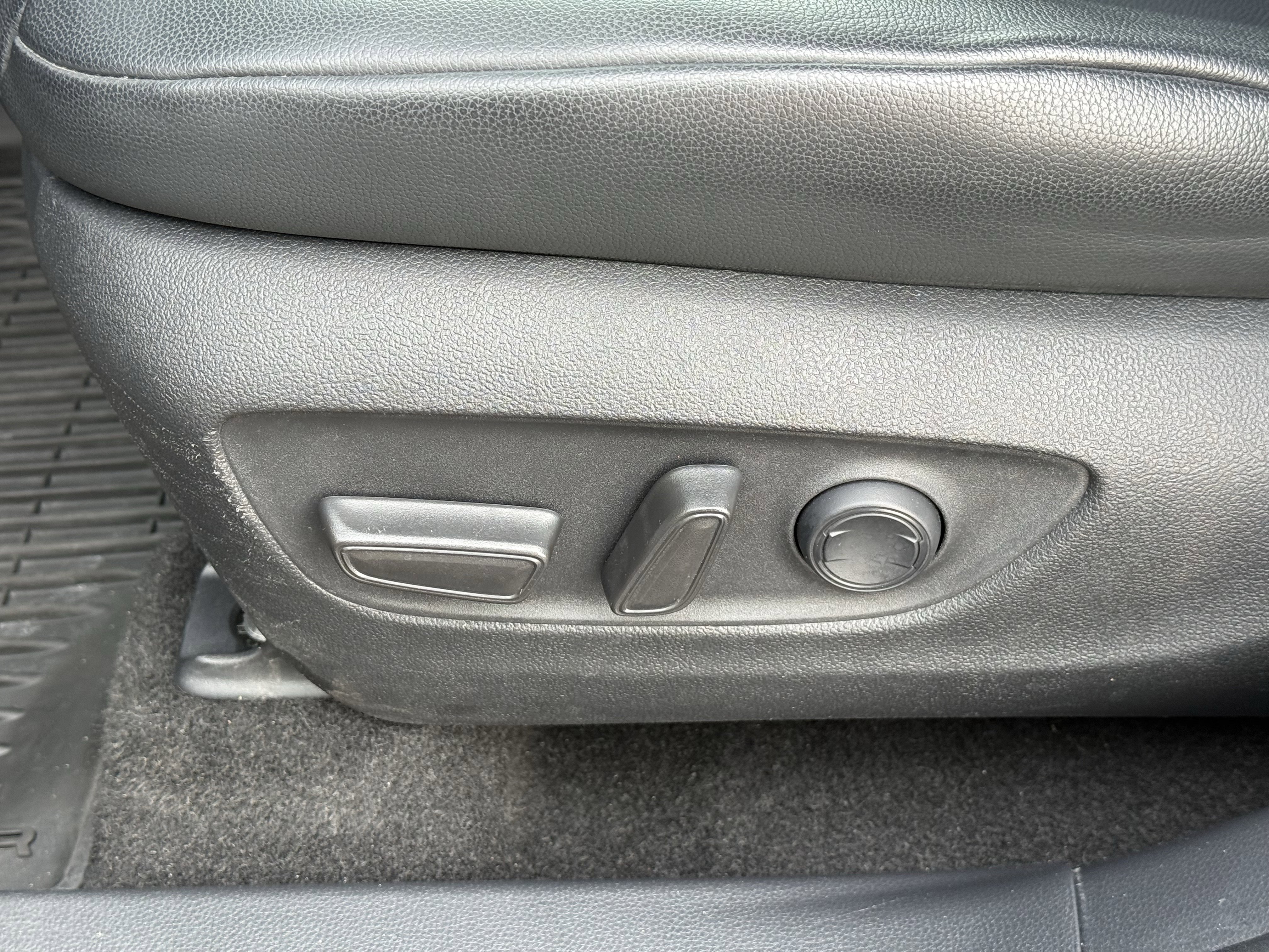 Used 2023 Toyota Highlander XLE image 26