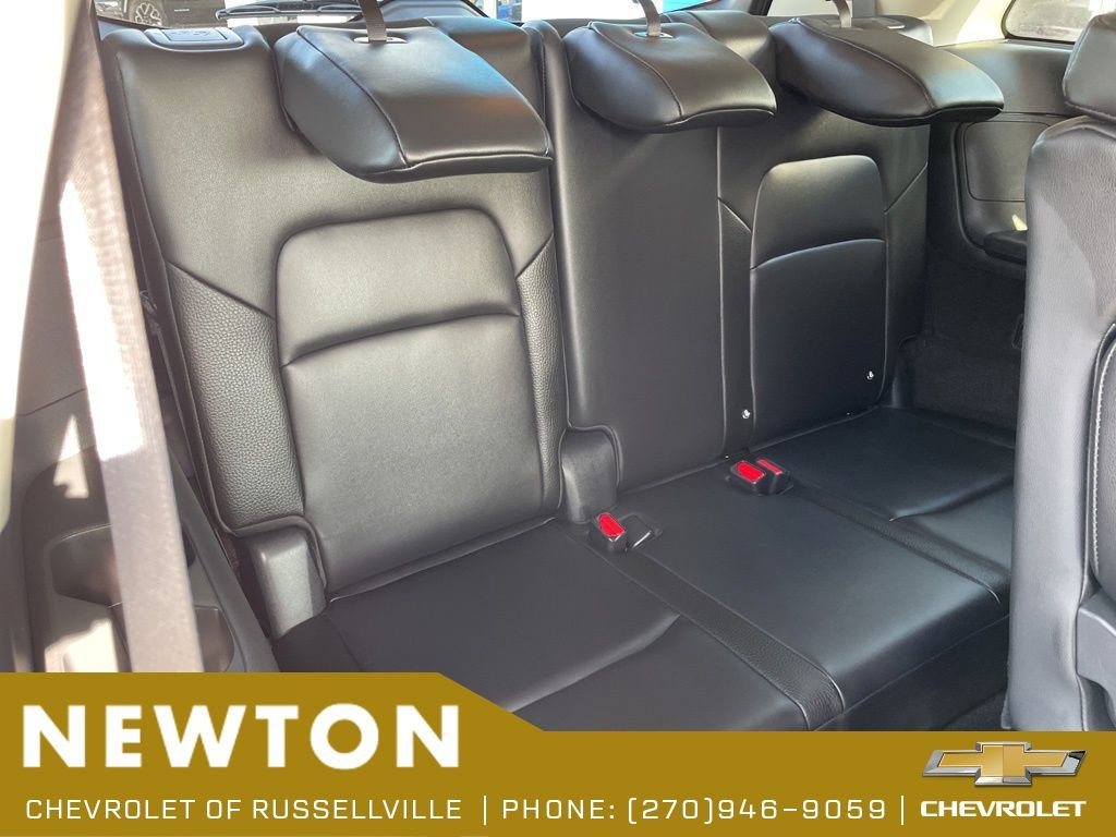 Used 2025 Nissan Pathfinder SL AWD/4WD image 39