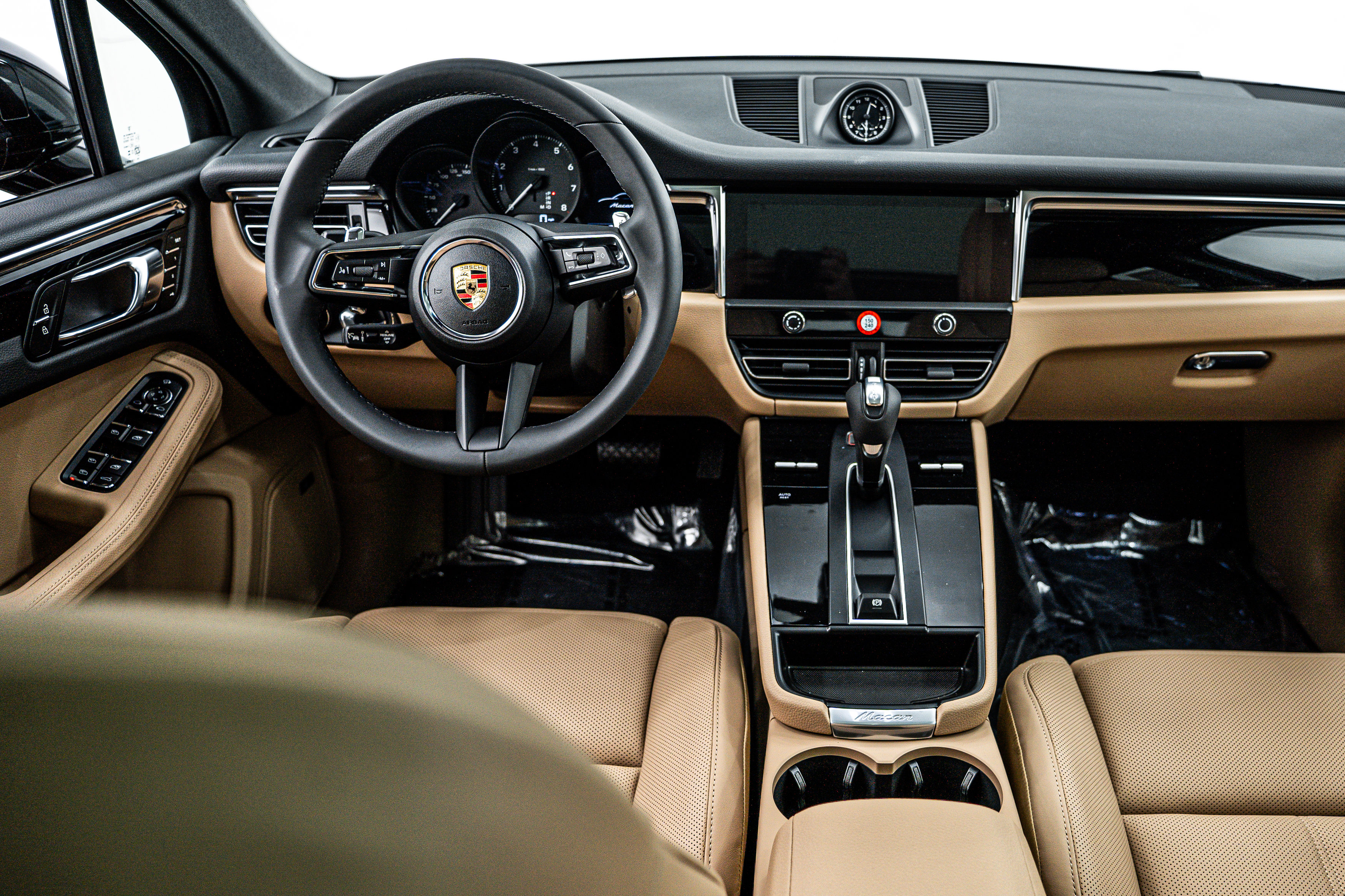 New 2025 Porsche Macan image 13