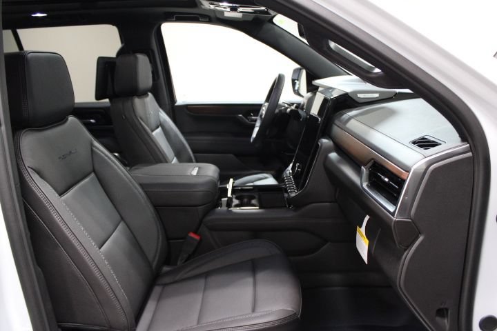 New 2026 GMC Yukon Denali w/ Denali Reserve Package AWD/4WD image 28