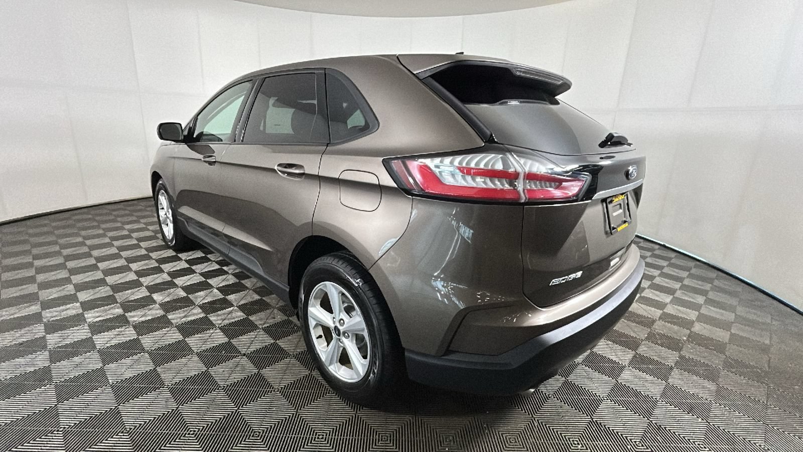 Used 2019 Ford Edge SE AWD/4WD image 5