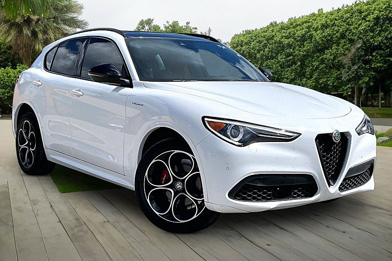 Used 2022 Alfa Romeo Stelvio Veloce AWD/4WD image 9