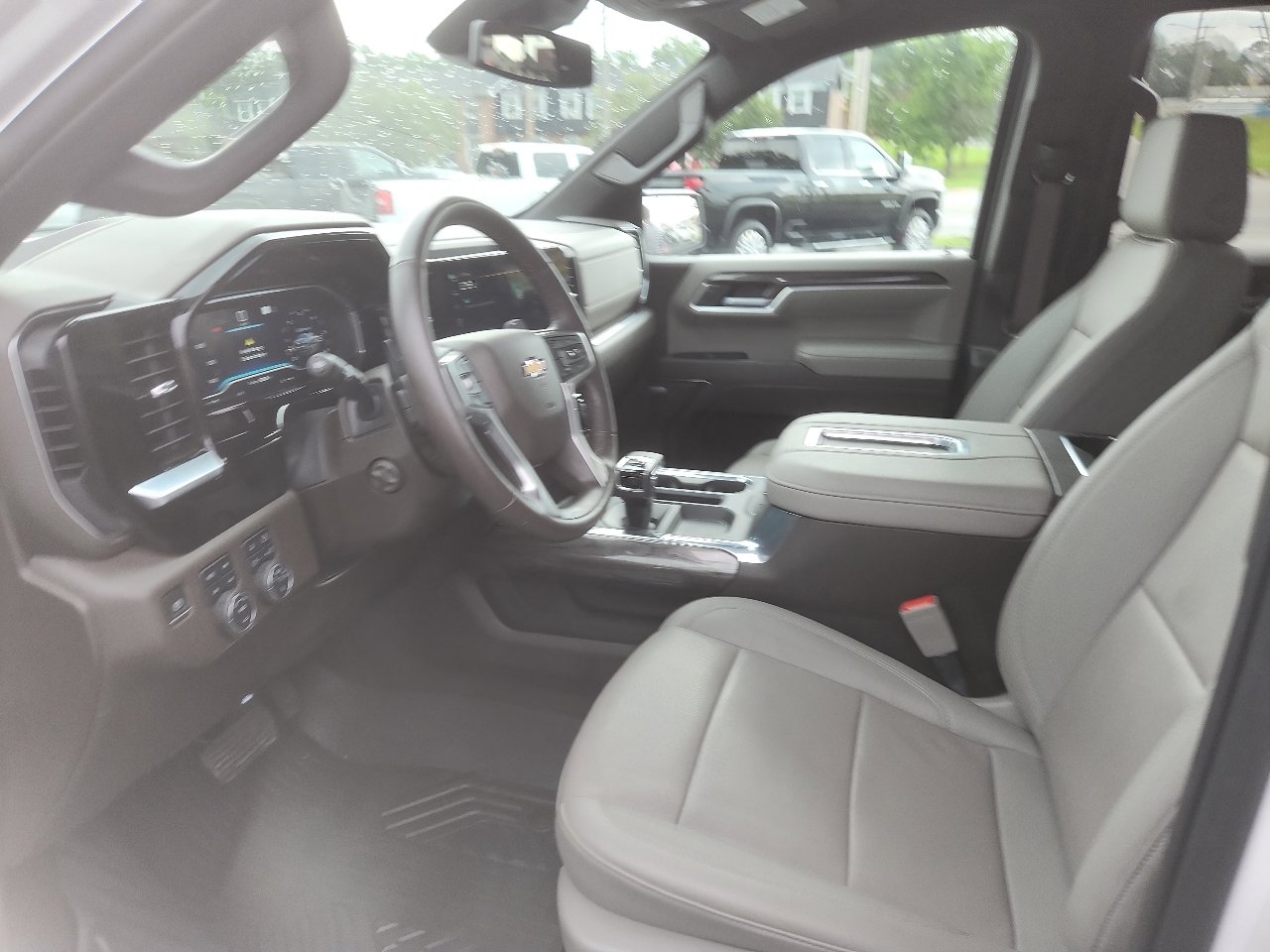 Used 2022 Chevrolet Silverado 1500 LTZ image 16