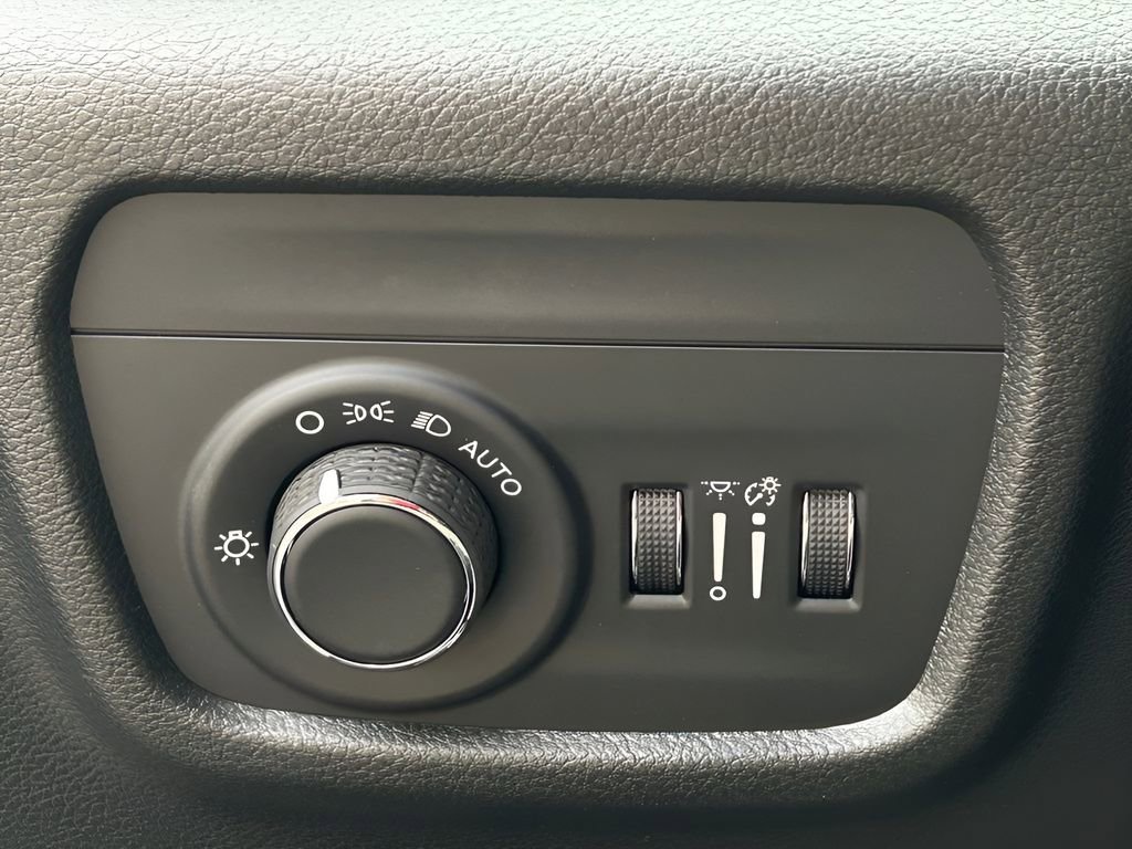 New 2025 Jeep Grand Cherokee L Laredo w/ Luxury Tech Group I image 26