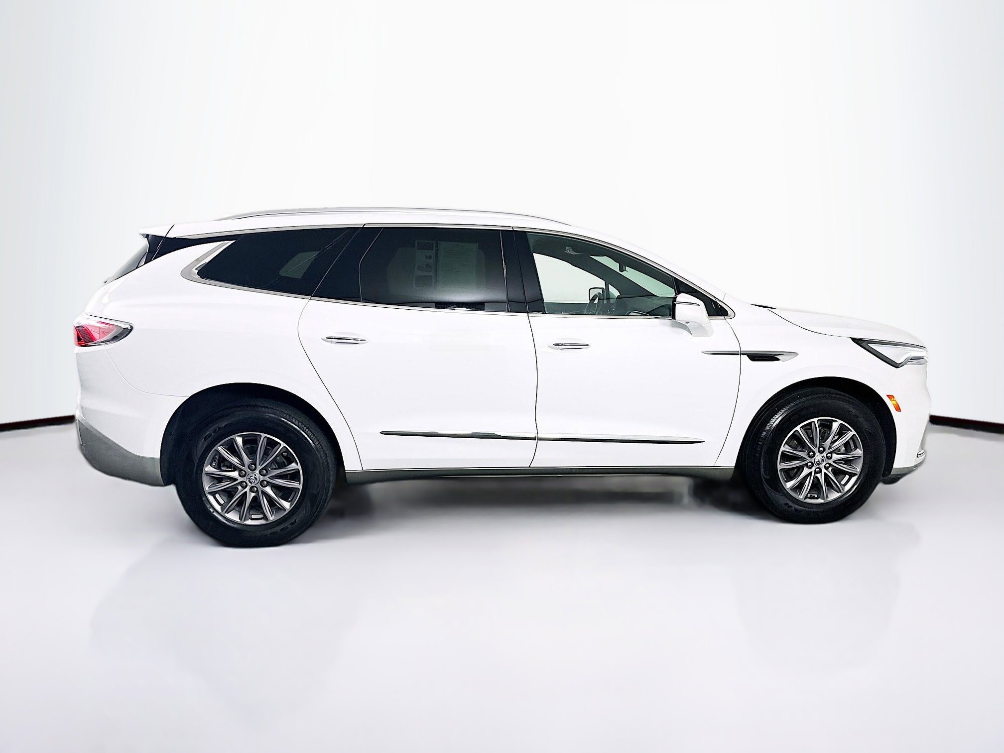 Used 2024 Buick Enclave Premium image 10