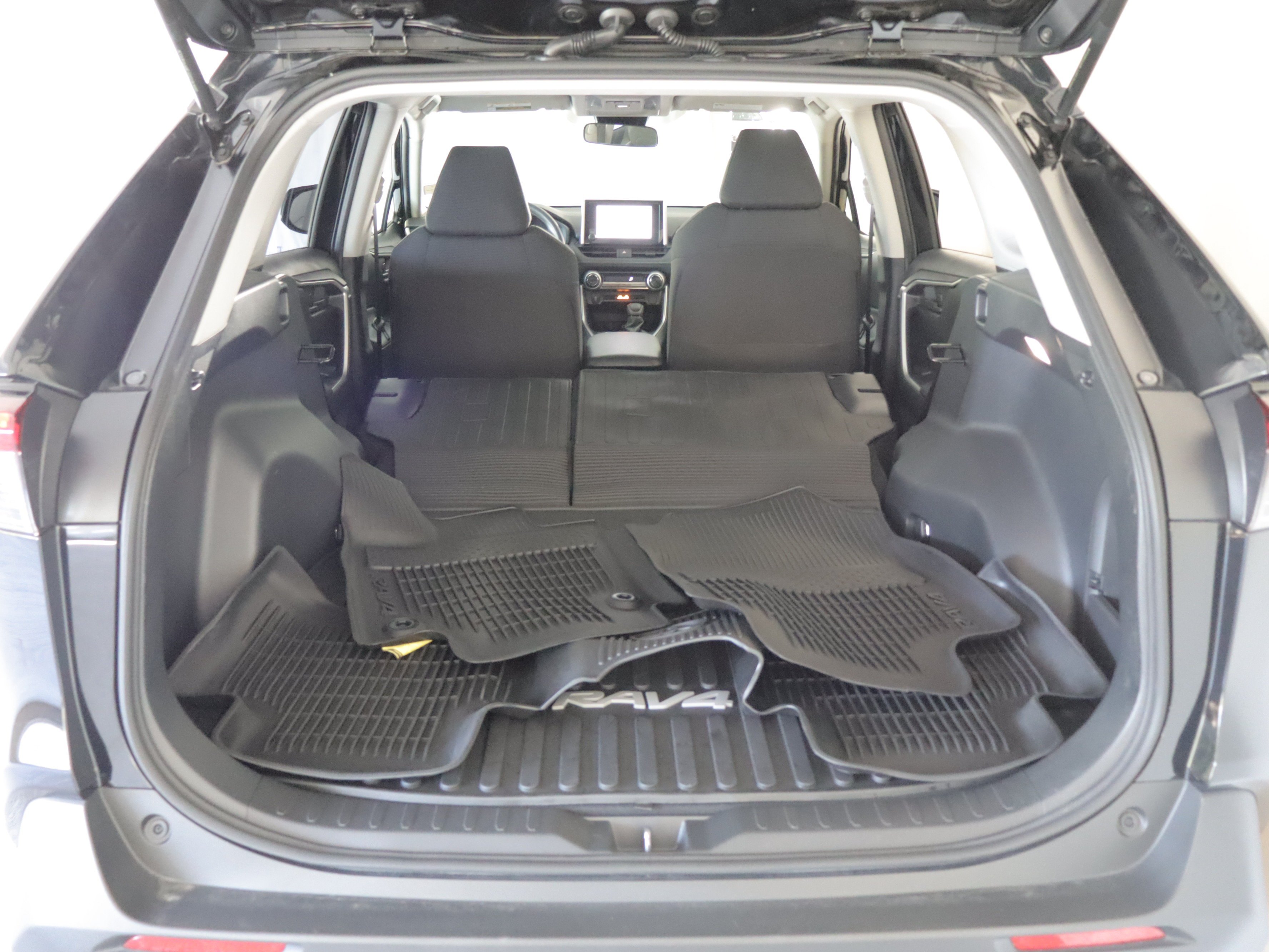 Used 2025 Toyota RAV4 LE AWD/4WD image 20