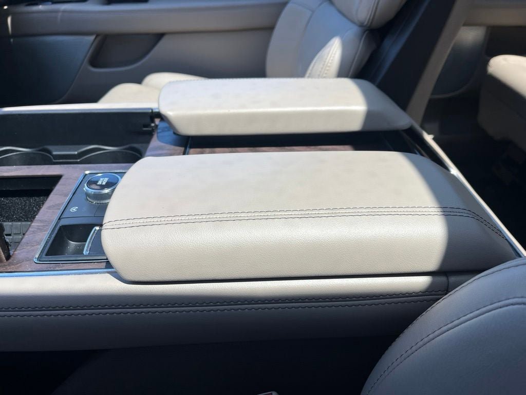 Certified 2023 Lincoln Navigator L Reserve AWD/4WD image 36