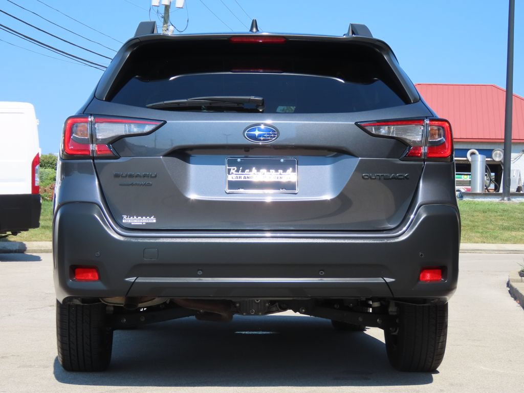 Used 2025 Subaru Outback Onyx Edition AWD/4WD image 12