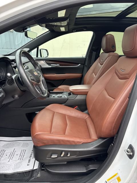 Used 2023 Cadillac XT5 Premium Luxury w/ Technology Package image 9