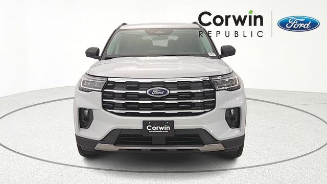 New 2026 Ford Explorer Active w/ Active Comfort Package image 2