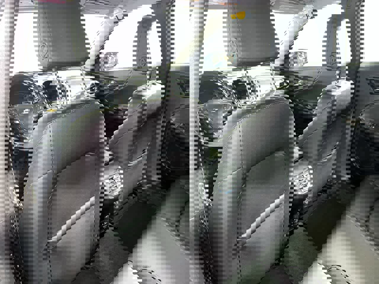 Used 2024 Chevrolet Malibu LT image 25