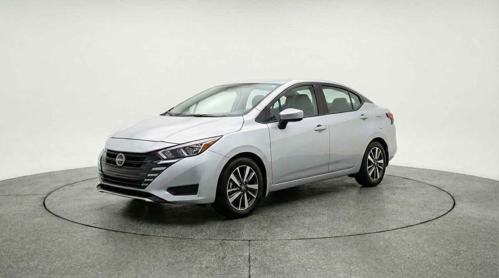 Used 2025 Nissan Versa SV FWD image 3