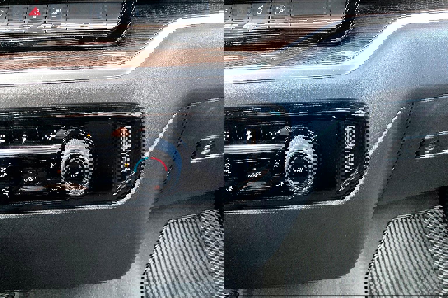 Used 2024 Chevrolet Silverado 2500 LT image 17