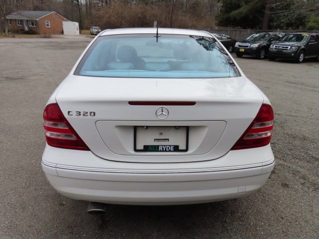 Used 2005 Mercedes-Benz C 320 Sedan image 7