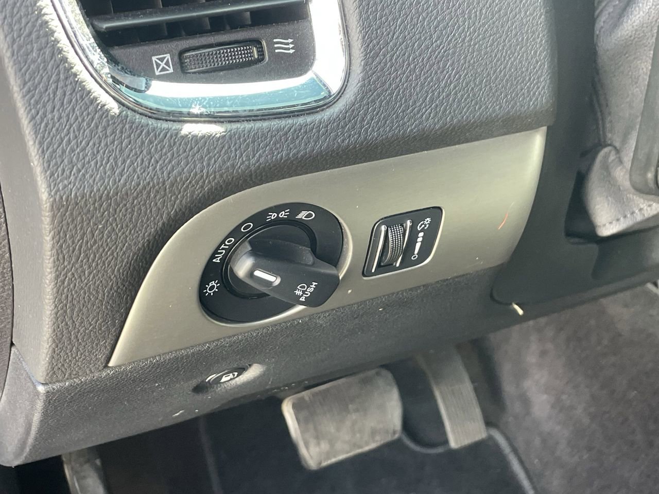 Used 2015 Dodge Durango SXT w/ Quick Order Package 23B image 9