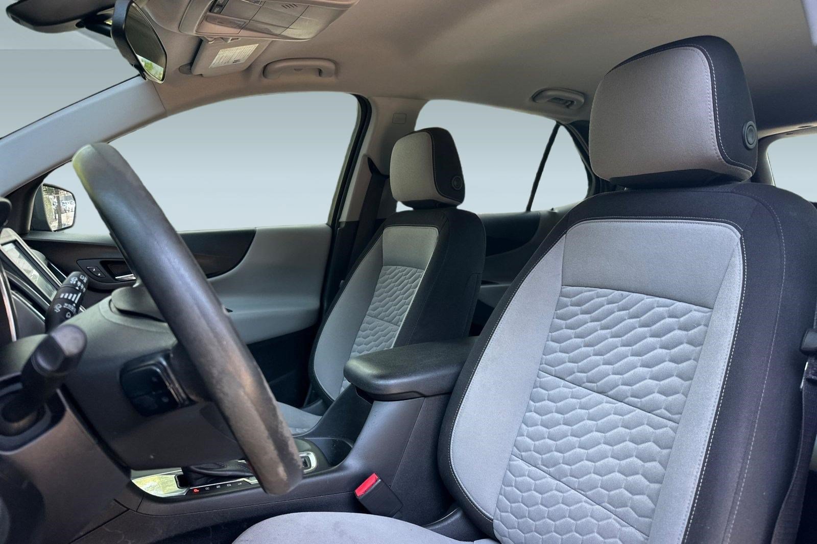 Used 2018 Chevrolet Equinox LS FWD image 20