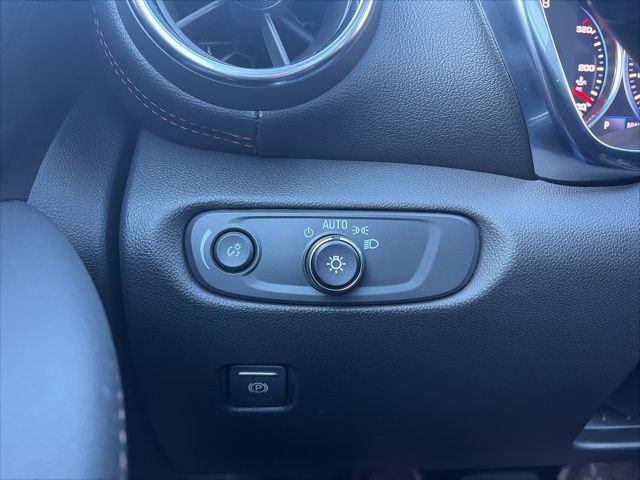 Used 2022 Chevrolet Blazer Premier w/ Enhanced Convenience Package image 29