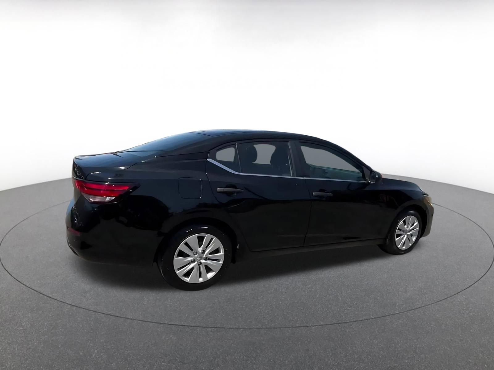 Used 2025 Nissan Sentra S FWD image 15