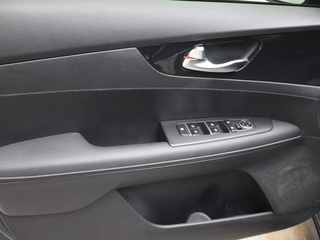 Used 2024 Kia Forte GT-Line w/ GT-Line Premium Package FWD image 15