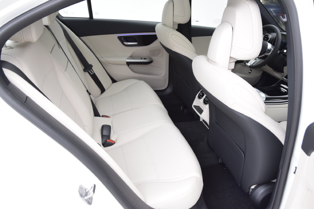 New 2026 Mercedes-Benz C 300 4MATIC Sedan image 18