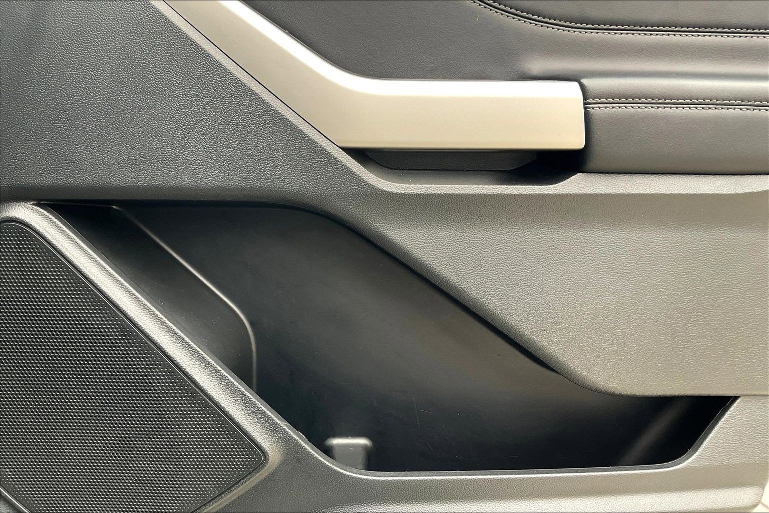 Used 2023 Ford Explorer Limited image 20