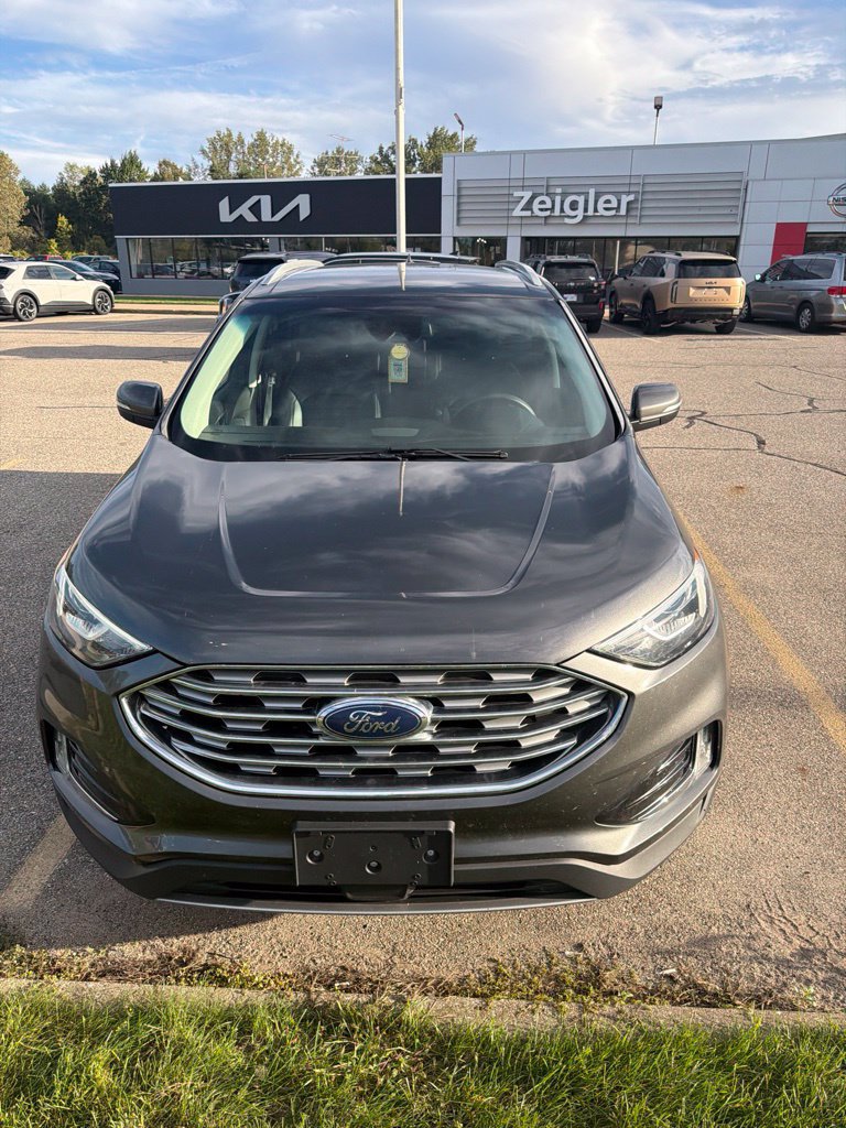 Used 2019 Ford Edge SEL w/ Equipment Group 201A AWD/4WD image 2