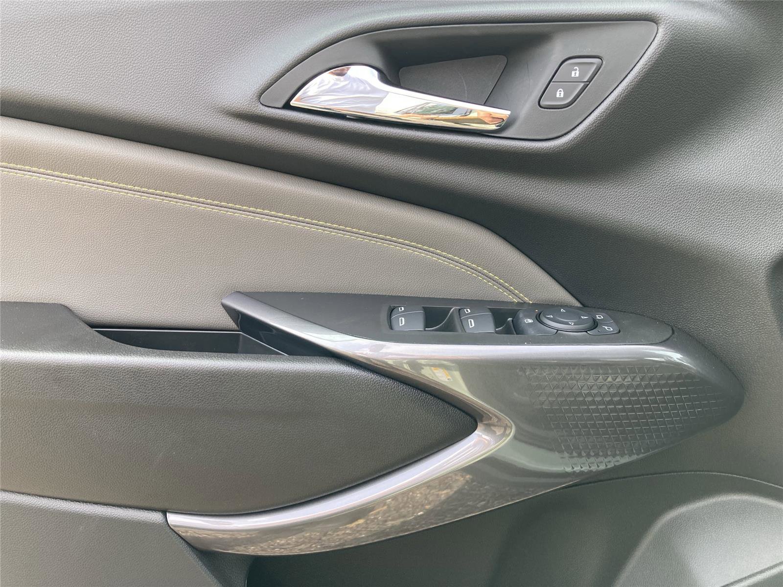 New 2026 Chevrolet Trax ACTIV w/ Sunroof Package image 20