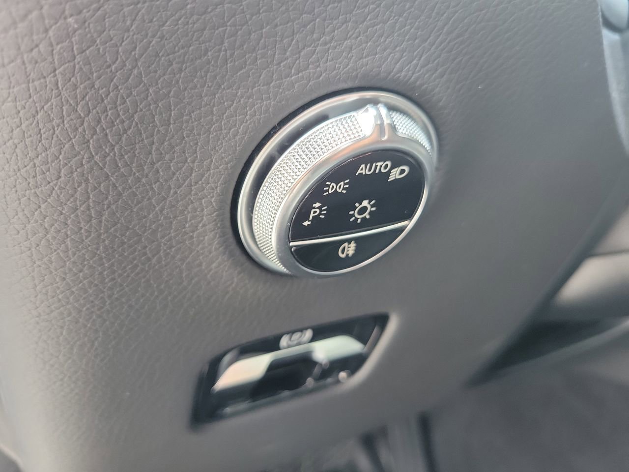 Certified 2024 Mercedes-Benz GLC 300 image 25