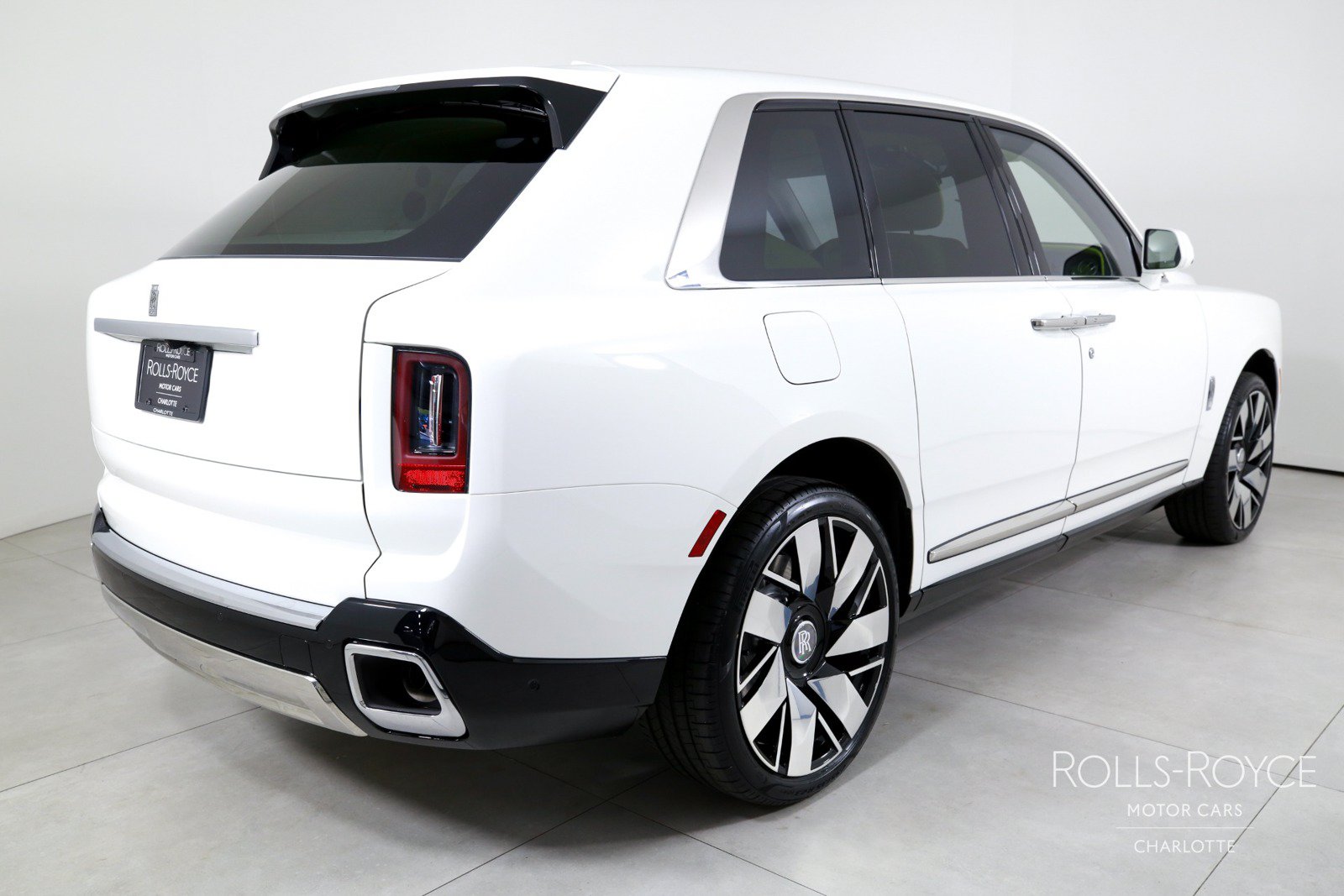 New 2026 Rolls-Royce Cullinan AWD/4WD image 2