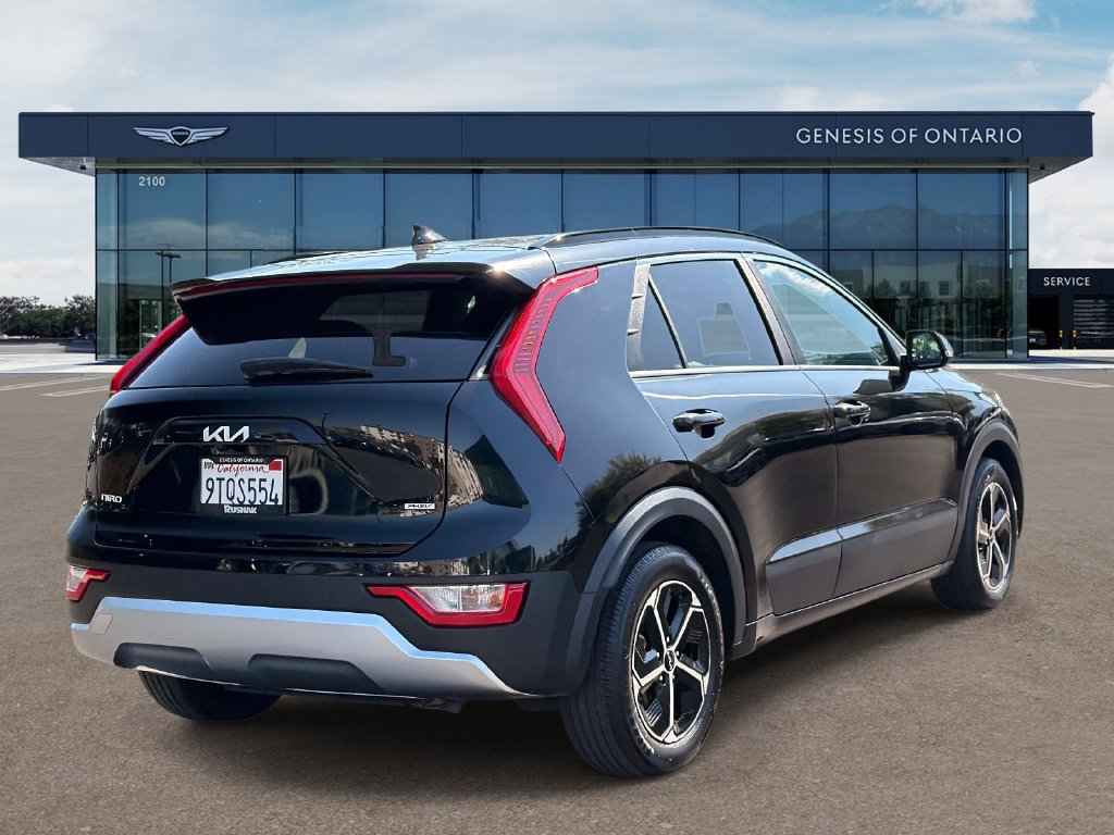 Used 2025 Kia Niro EX FWD image 4