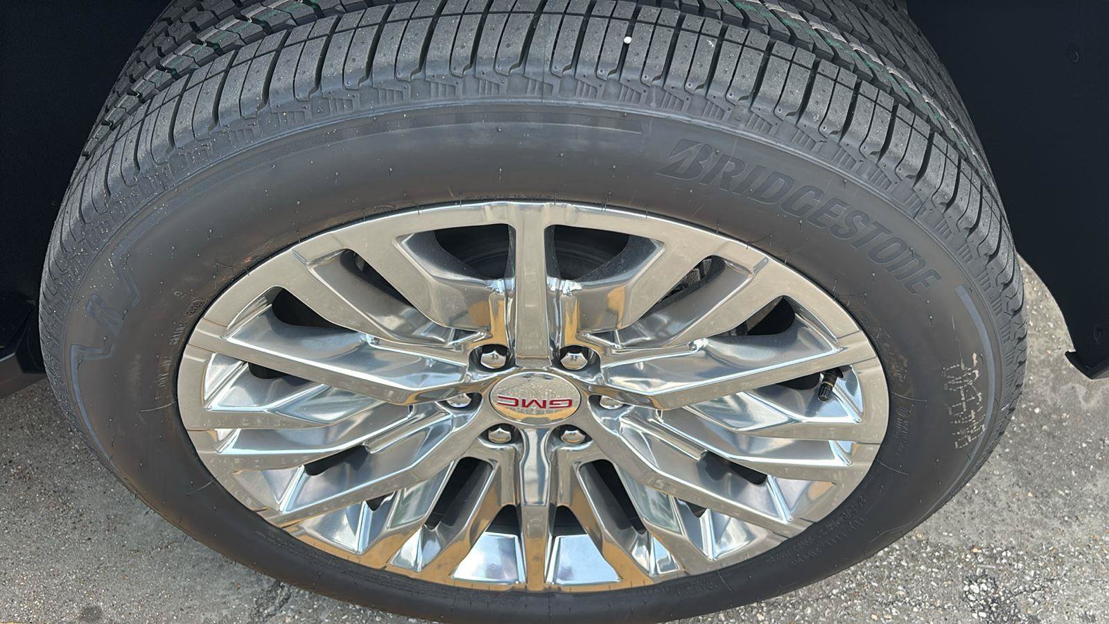 New 2026 GMC Yukon XL Denali RWD image 12