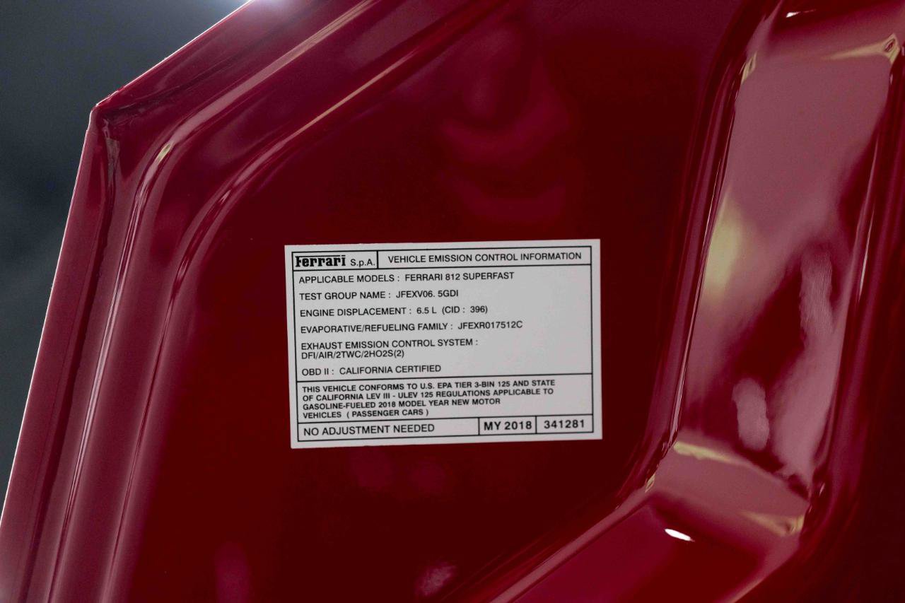 Used 2018 Ferrari 812 Superfast RWD image 99