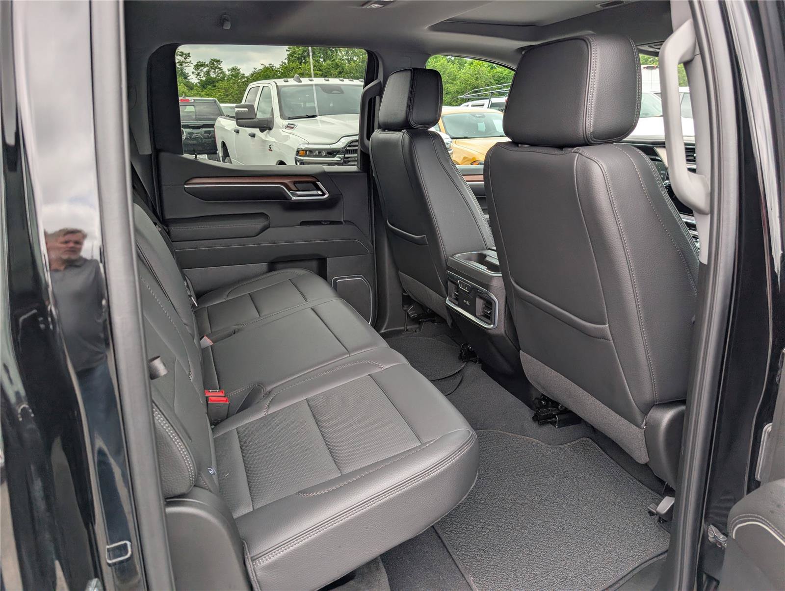 Used 2023 GMC Sierra 1500 Denali w/ Denali Reserve Package AWD/4WD image 11