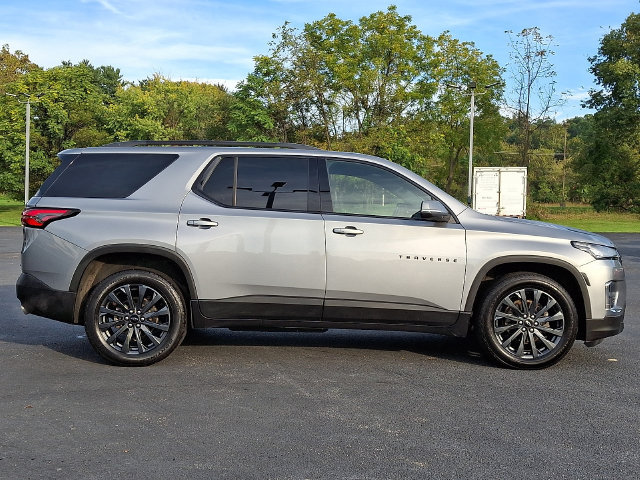 Used 2023 Chevrolet Traverse RS w/ LPO, Cargo Package AWD/4WD image 10