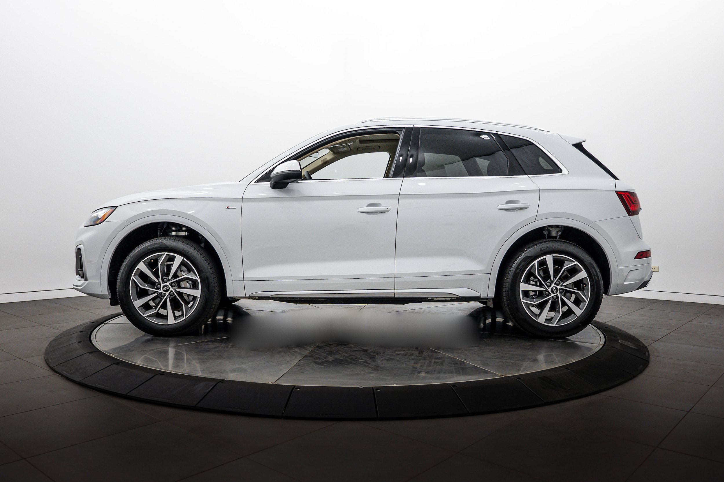 Used 2024 Audi Q5 2.0T Premium Plus w/ Premium Plus Package AWD/4WD image 6