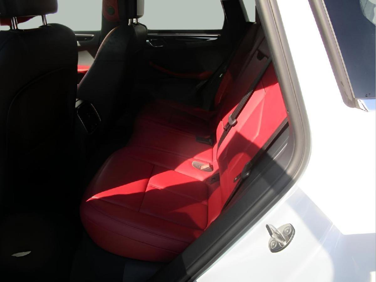 Used 2023 Porsche Macan AWD/4WD image 24