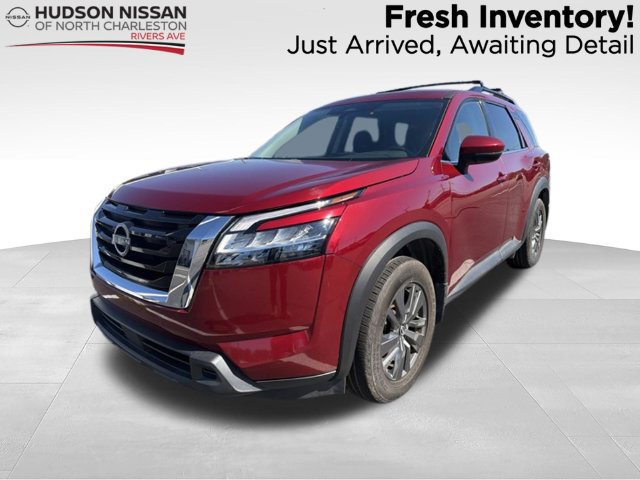 Used 2022 Nissan Pathfinder SV FWD image 1