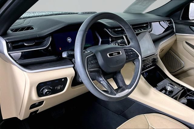Used 2022 Jeep Grand Cherokee Limited 4xe w/ Luxury Tech Group II AWD/4WD image 16