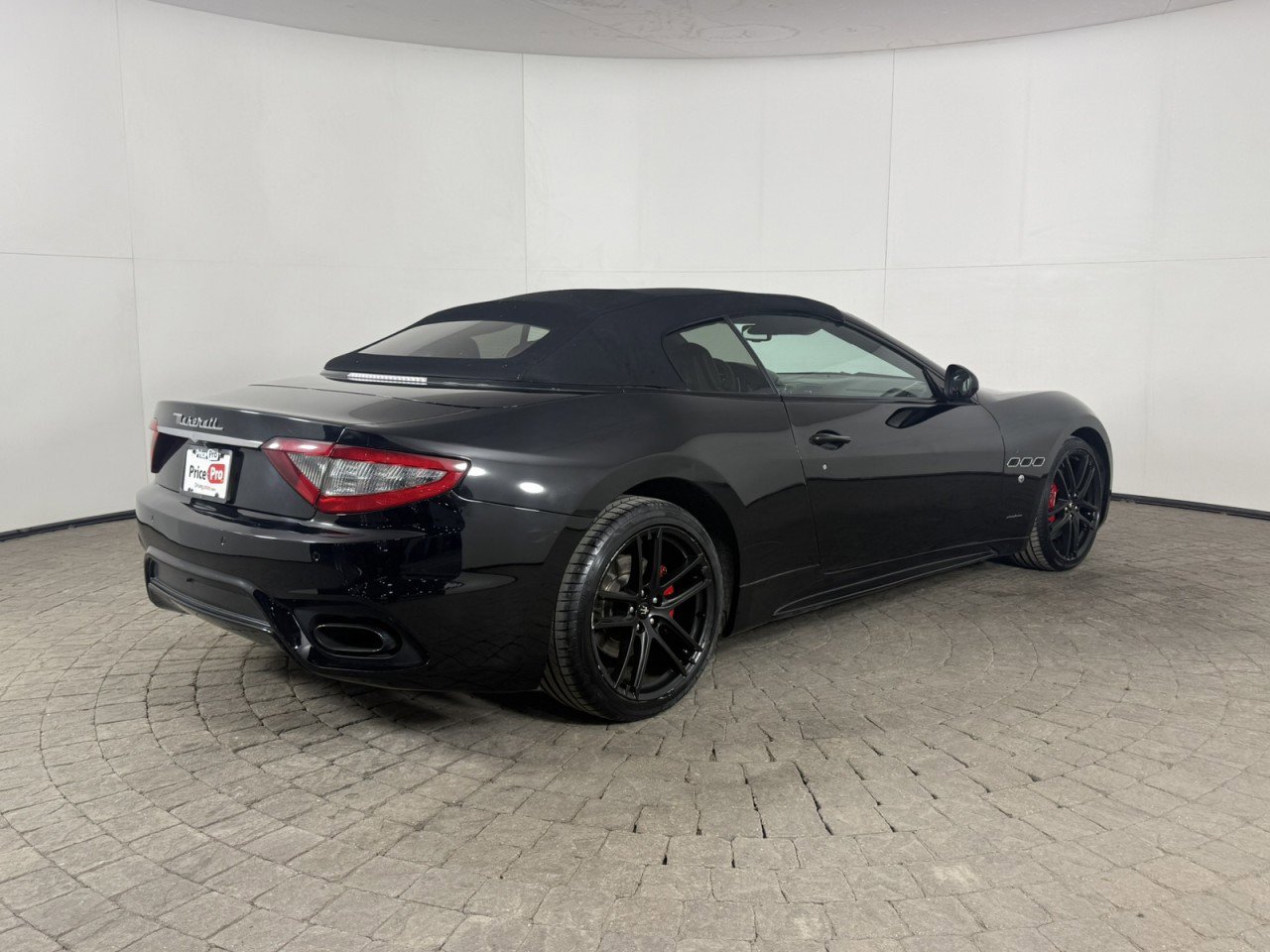 Used 2018 Maserati GranTurismo Sport image 14