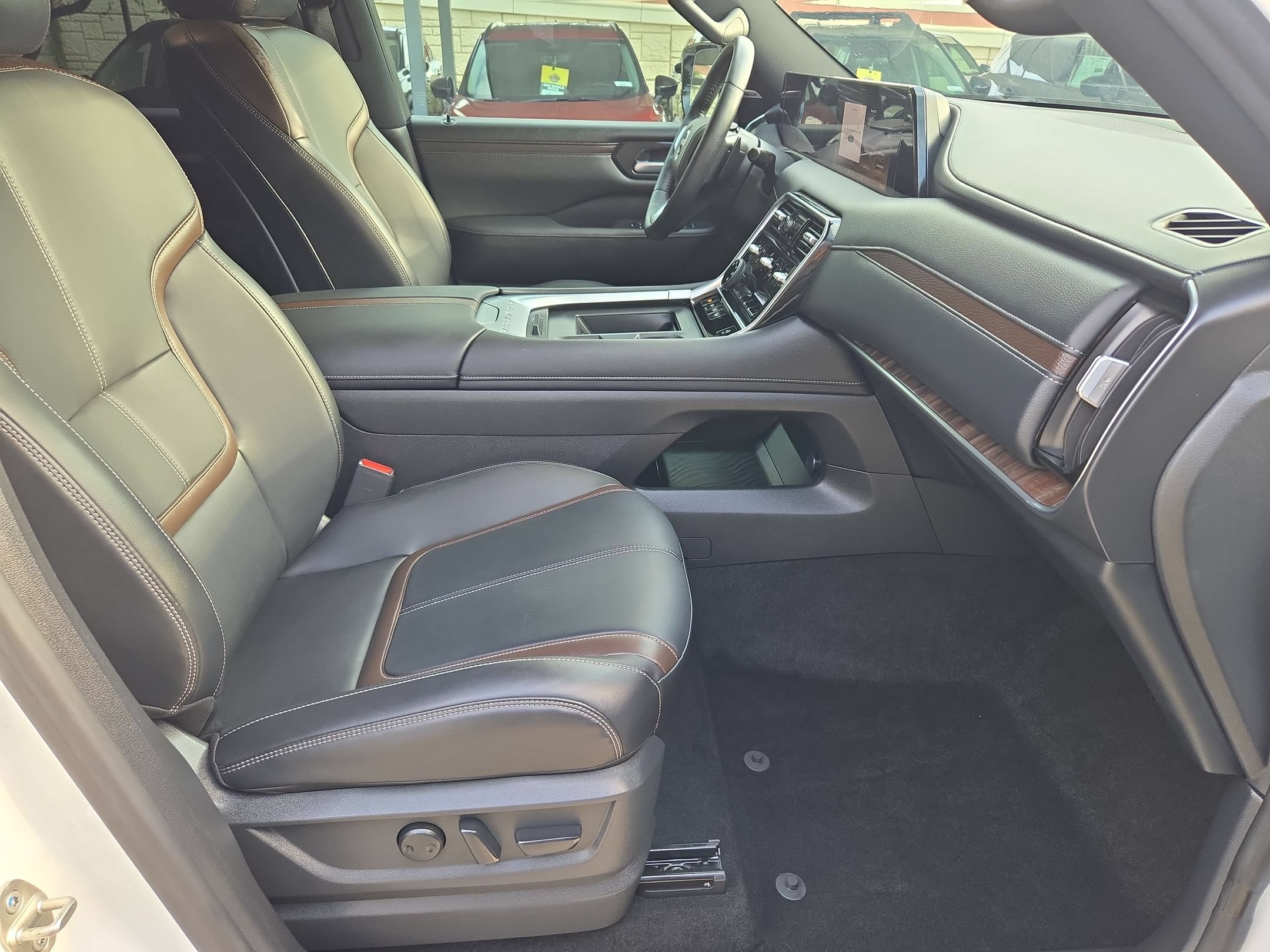 Used 2026 Nissan Armada SL w/ Captain's Chari Seat Package RWD image 30