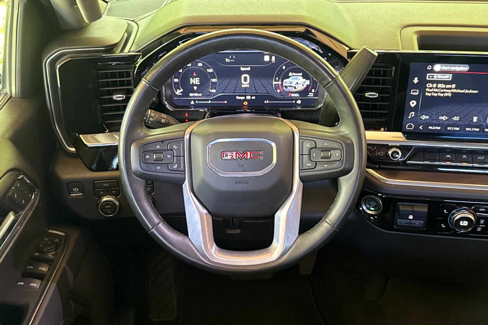 Used 2025 GMC Sierra 1500 SLT AWD/4WD image 18